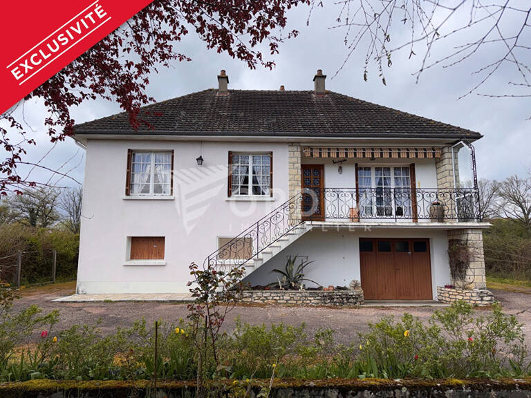 Pavillon 3 chambres sur 2 238 m² de terrain. — photo 1