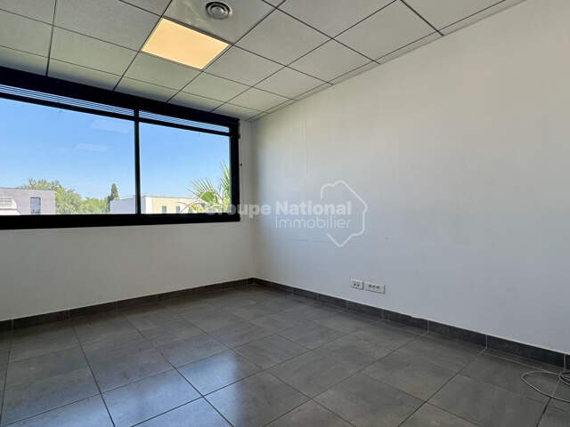 Parc Georges Besse - Local professionnel de 42 m² ? Immeuble L'Altis — photo du bien