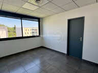 Parc Georges Besse - Local professionnel de 42 m² ? Immeuble L'Altis — photo 2
