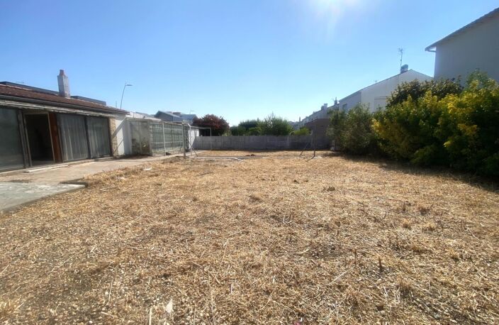 PLEIN SUD SECTEUR RECHERCHE SUR LA ROCHELLE TERRAIN DE 347 M2 AVEC SON GARAGE ! — photo 3