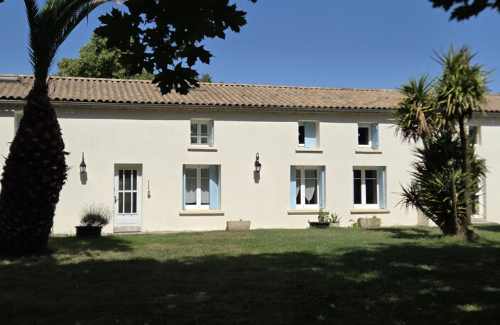 CHARENTAISE 12 pièces - 307 m2 sur 2569 M2 de terrain - SAINT SULPICE DE ROYAN — photo 2