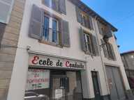 Immeuble d'une surface habitable de 196 m2 en plein coeur de Saint-Amour — photo 2