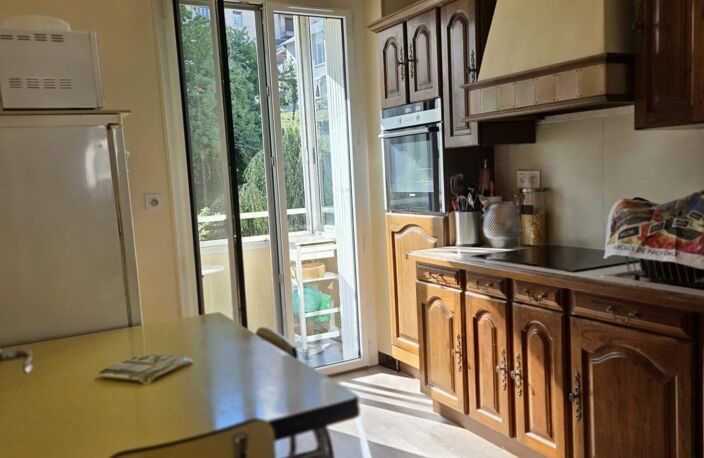 Bel appartement lumineux au calme avec balcon, jardin, caves et garage à proximité des commodités — photo 5