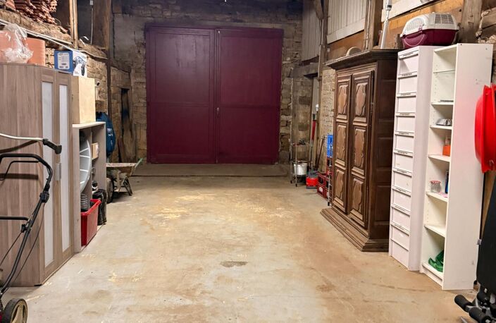 Maison ancienne rénovée de 209 m2, dépendance et terrain de 1900 m2. — photo 2