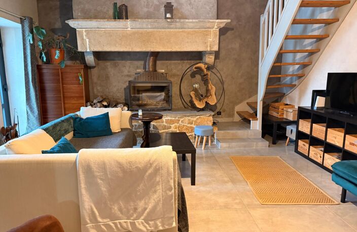 Maison ancienne rénovée de 209 m2, dépendance et terrain de 1900 m2. — photo 4