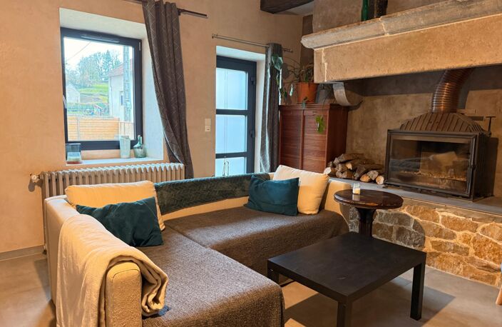 Maison ancienne rénovée de 209 m2, dépendance et terrain de 1900 m2. — photo 5