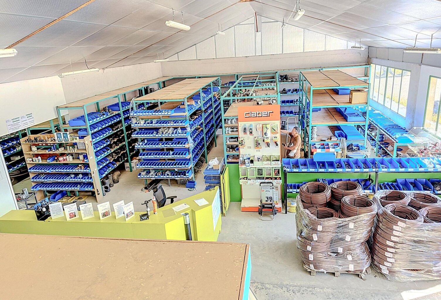 Murs commerciaux et Bureaux- rayon de braquage 42m — photo 1