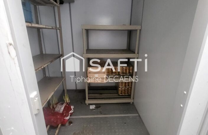 Commerce de proximité, avec parking, possible de faire un appartement attenant en cours de travaux a terminé — photo 3
