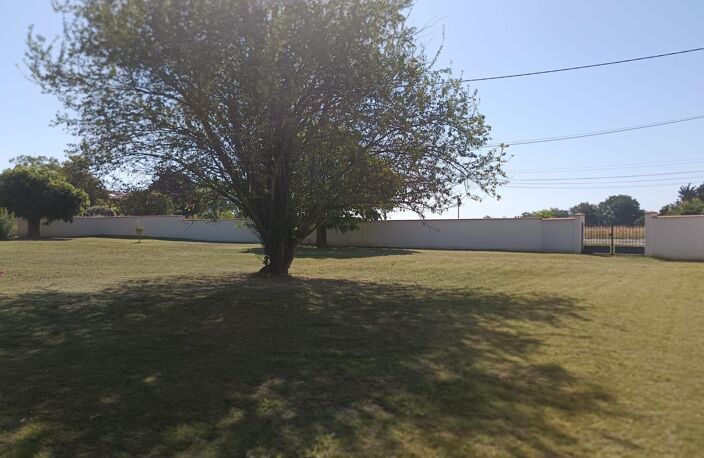 TERRAIN Â BATIR DE 840m2 AVEC PISCINE DE 50m2 — photo 4