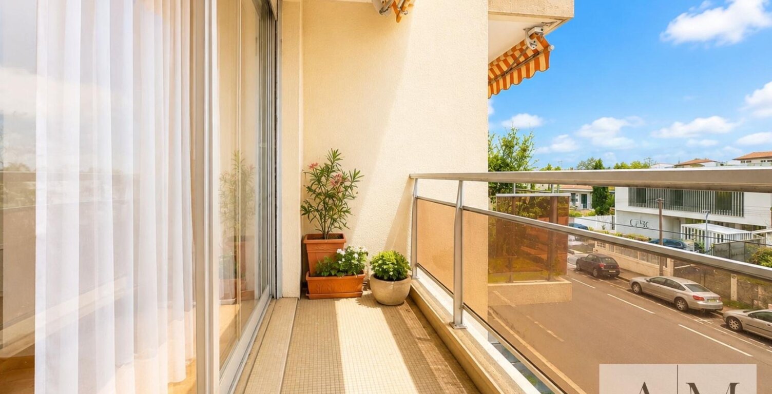 APPARTEMENT T5 avec cave et box — photo 1