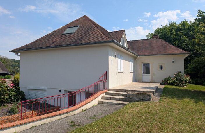 Maison familiale, studio indépendant et joli terrain — photo 3