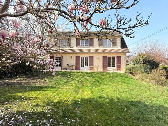 Maison de 130M2  édifiée sur un terrain  de 628M2 — photo du bien