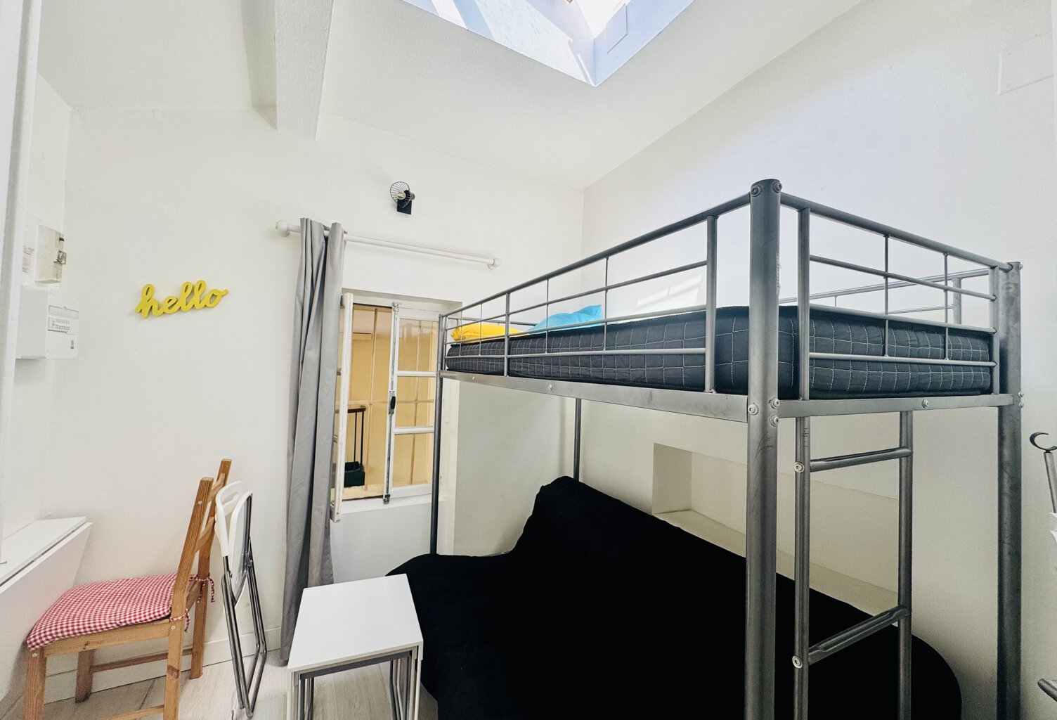 OPPORTUNITE D'INVESTISSEMENT POUR CE STUDIO EN PLEIN CENTRE VILLE — photo 1