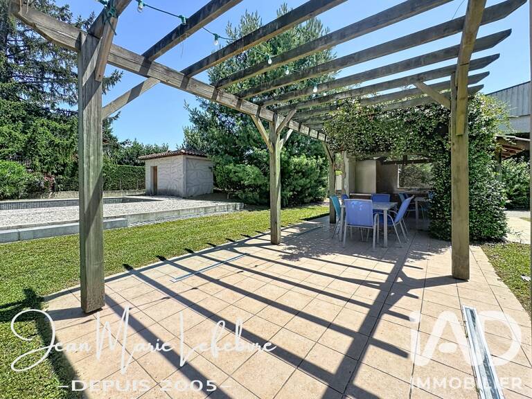 Vente Maison/villa 8 pièces — photo 1