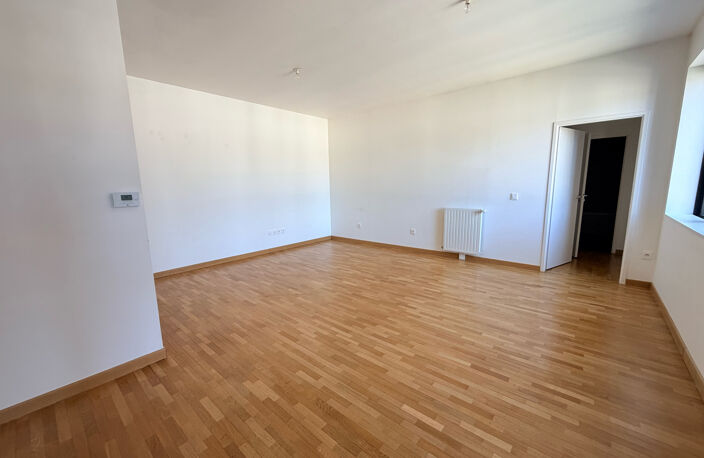 EXCLUSIVITÉ -- Bordeaux Saint-Pierre : Rare T3 lumineux avec — photo 2