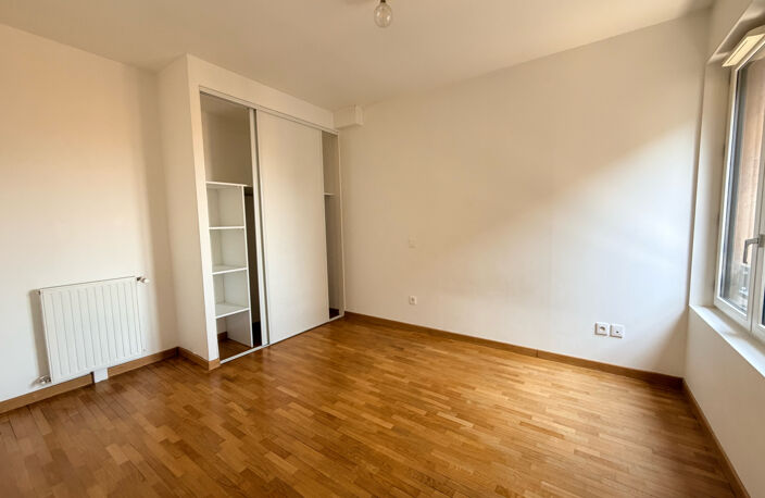 EXCLUSIVITÉ -- Bordeaux Saint-Pierre : Rare T3 lumineux avec — photo 4