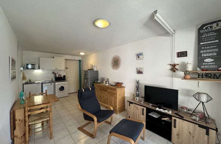 Appartement T2   cabine  SH 31 M2  loggia et  parking privé — photo 4