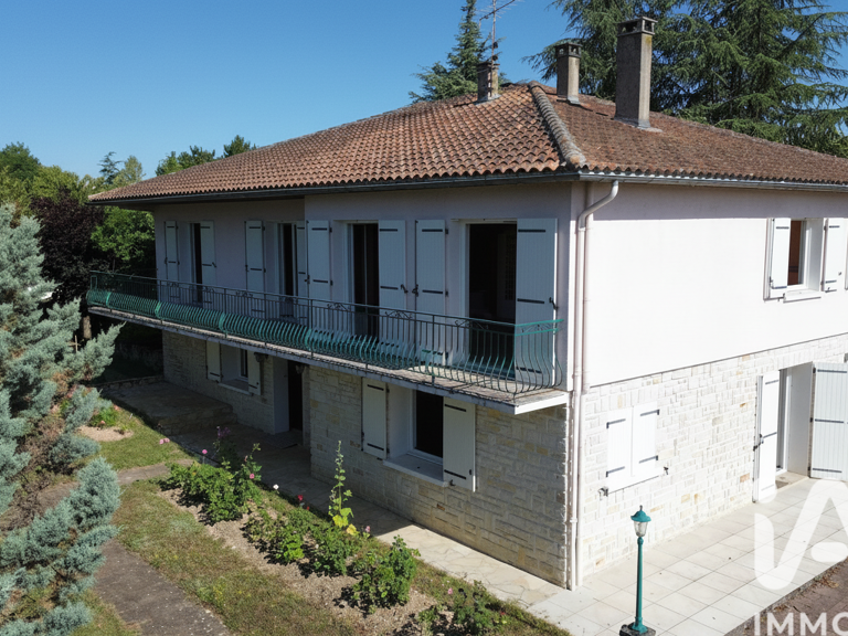 Vente Maison/villa 8 pièces — photo 1