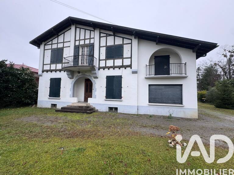 Vente Maison/villa 8 pièces — photo 1
