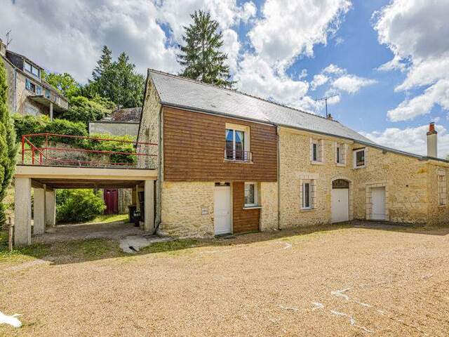 Maison en pierre de 6 pièces principales — photo du bien