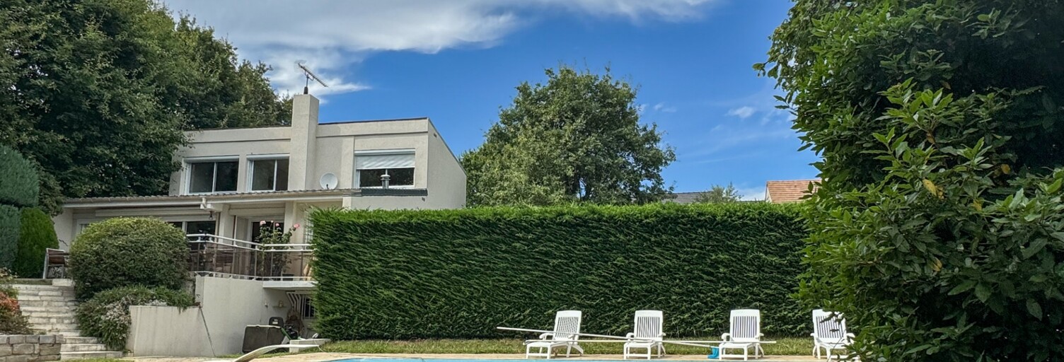 Maison 6 Pièces 121 m² à vendre à La Ville-du-Bois (91620)