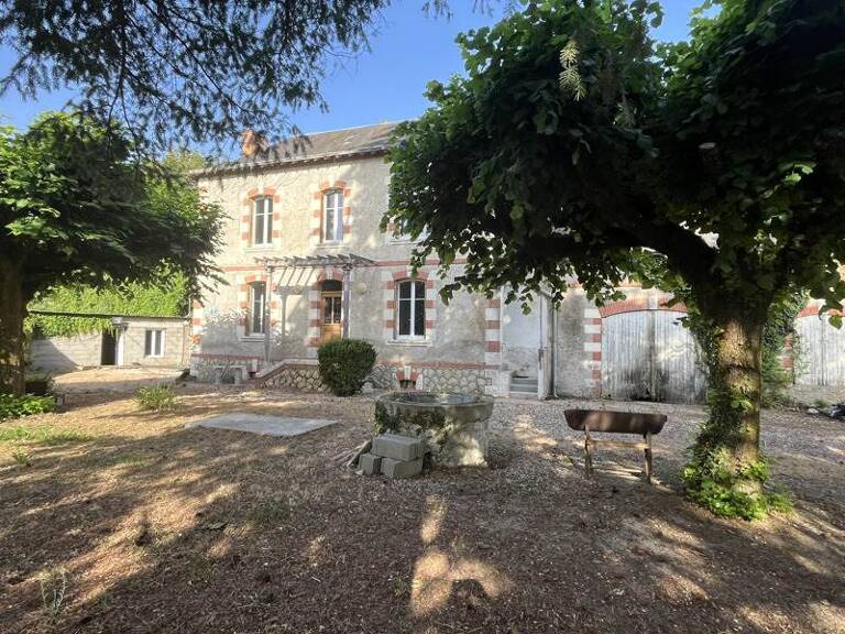 Maison en pierre de 4 pièces principales — photo 1