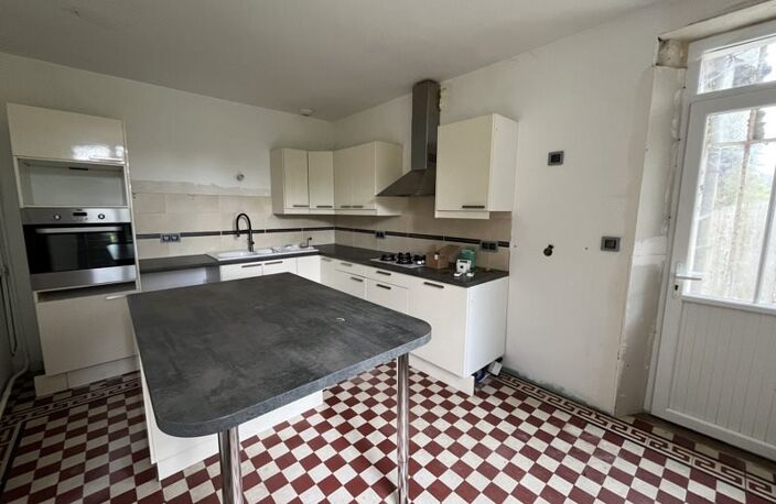 Maison en pierre de 4 pièces principales — photo 2