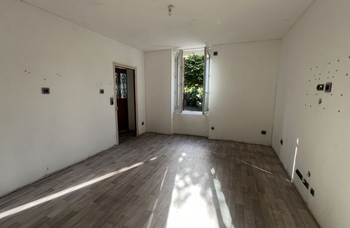 Maison en pierre de 4 pièces principales — photo 3