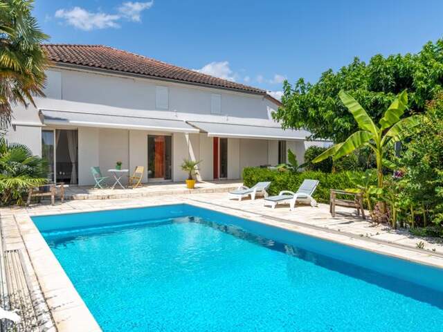 Maison en pierre de 7 pièces principales — photo du bien