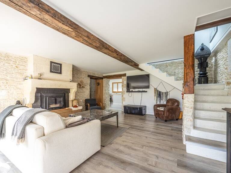 Maison en pierre de 8 pièces principales — photo 1