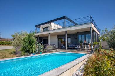 Maison 6 pièces 617730 €