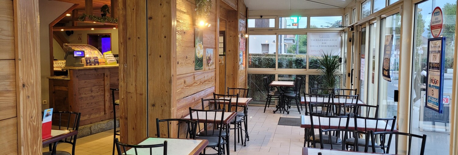 Commerce  115 m² à vendre à Saint-Pierre-en-Faucigny (74800)