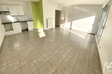 Appartement 3 pièces 779 €