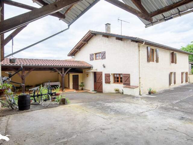 Maison de bourg de 7 pièces principales — photo du bien