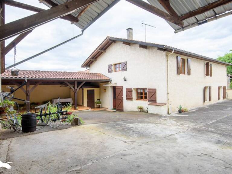 Maison de bourg de 7 pièces principales — photo 1