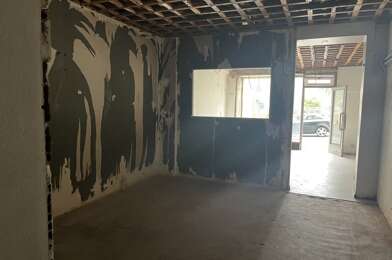 Immeuble  77400 €