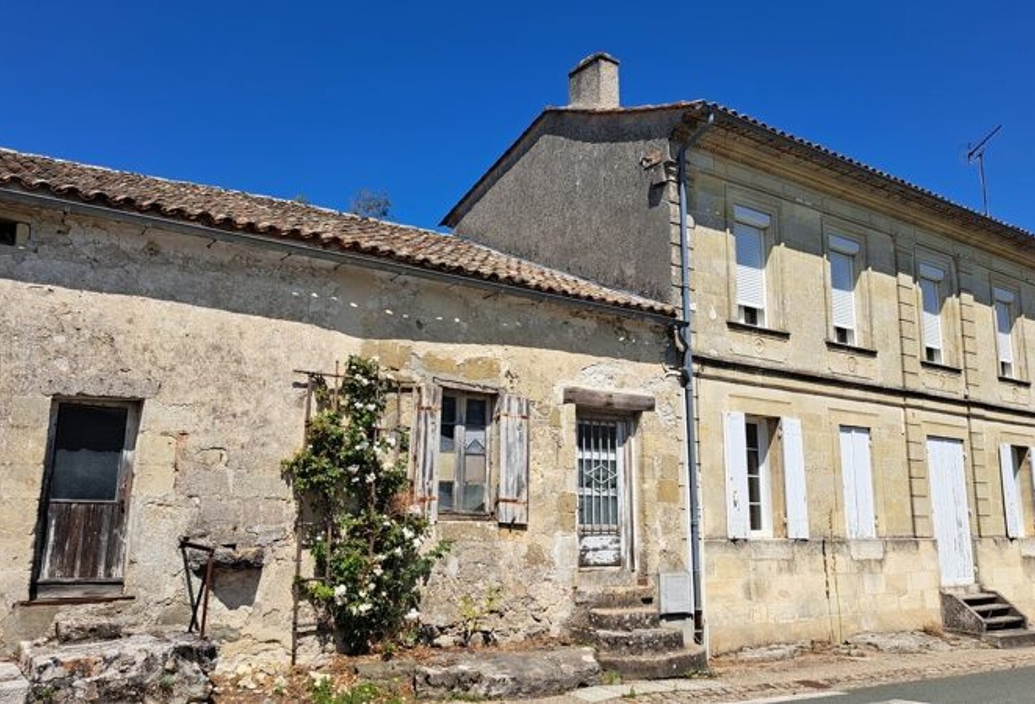 Vente maison 7 pièces 280 m² Puynormand (33660) — photo 1