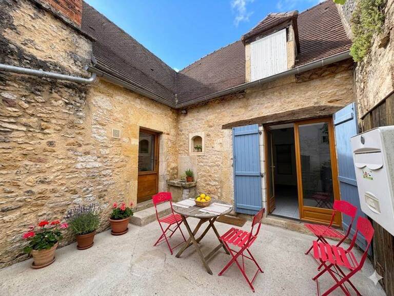 Maison en pierre de 3 pièces principales — photo 1