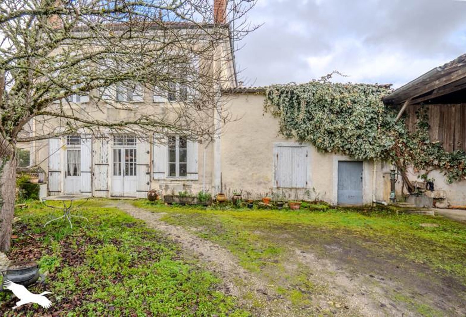 Maison en pierre de 8 pièces principales — photo 1