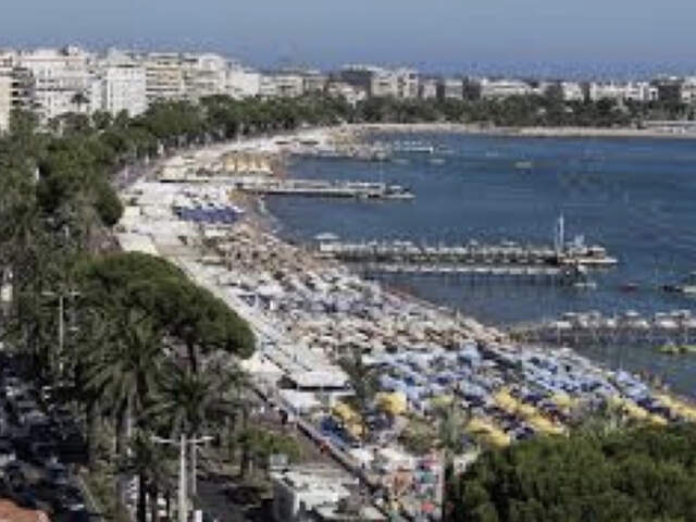 CANNES CENTRE BANANE 80 M CROISETTE FONDS 21 M2 TERRASSE FAI — photo du bien
