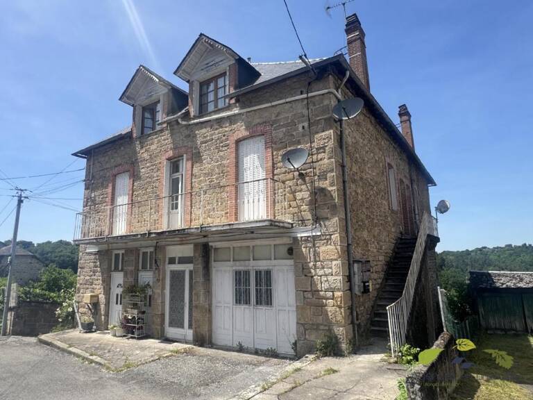 CORREZE — photo 1