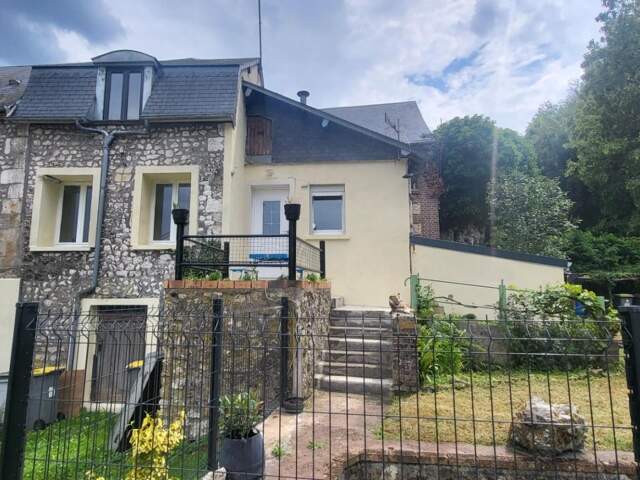 Elbeuf proche Seine : Maison 113 m² avec jardin 300 m², 3 CH et 3 PK intérieurs ... Prix attractif ! — photo du bien