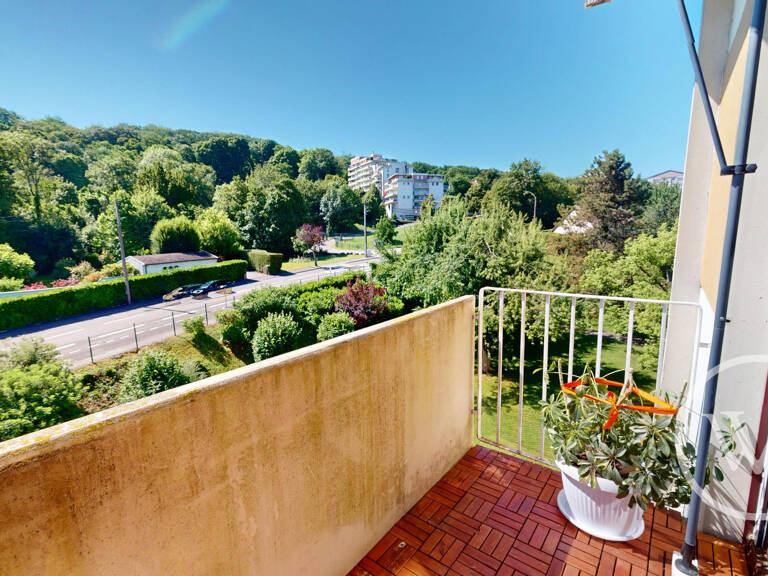T5 en dernier étage avec ascenseur et balcon — photo 1