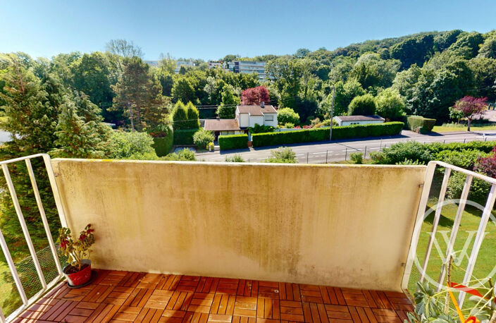 T5 en dernier étage avec ascenseur et balcon — photo 2