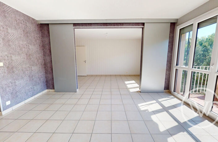 T5 en dernier étage avec ascenseur et balcon — photo 5