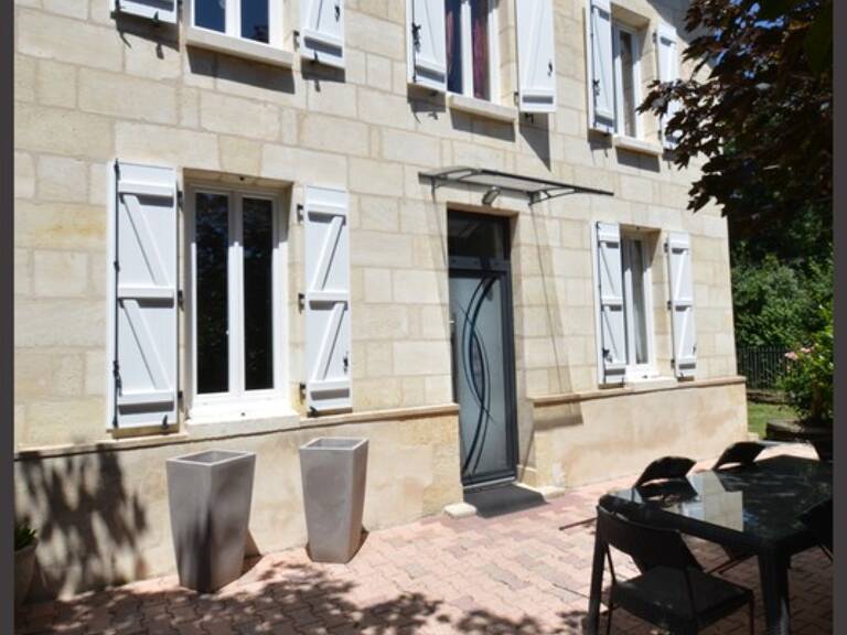 St seurin sur l'isle - Maison 150 m² + hangars sur 3800 m² de terrain — photo 1