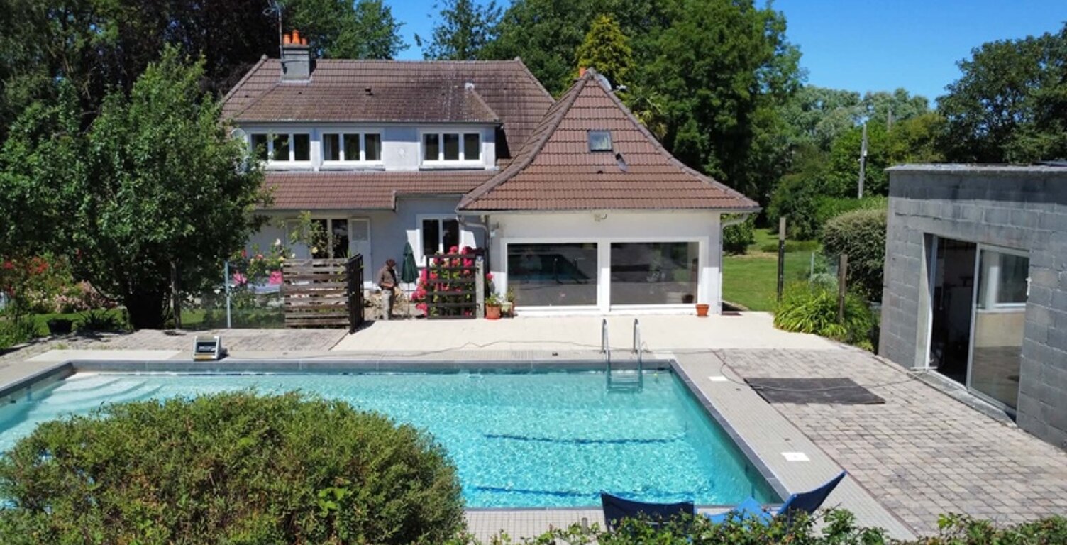  ✨ PROPRIÉTÉ D’EXCEPTION AVEC PISCINE ET PARC ARBORÉ AUX PORTES DE SAINTE-MÈRE-ÉGLISE (50) ✨  — photo 1