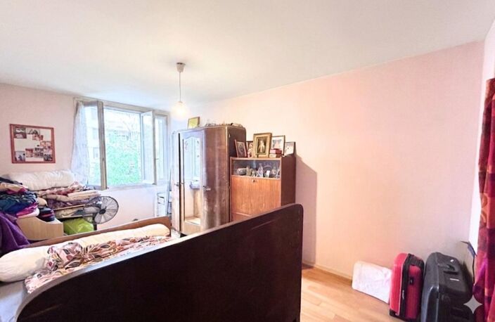 Appartement à vendre 2 pièces LYON 8EME ARRONDISSEMENT (69) - BALCON - PARKING - CAVE - PROCHE DES COMMODITES — photo 4
