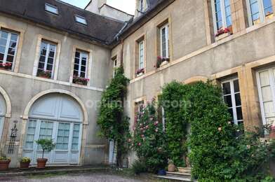 Appartement 8 pièces 610000 €