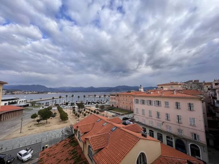 F2 16 RUE FESCH 20000 AJACCIO — photo 1